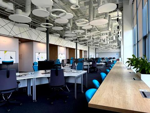 комерційна за адресою Сім'ї Прахових вул. (Гайдара), 50