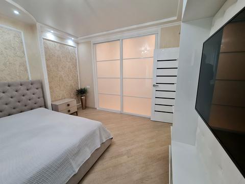 квартира за адресою Анни Ахматової вул., 30