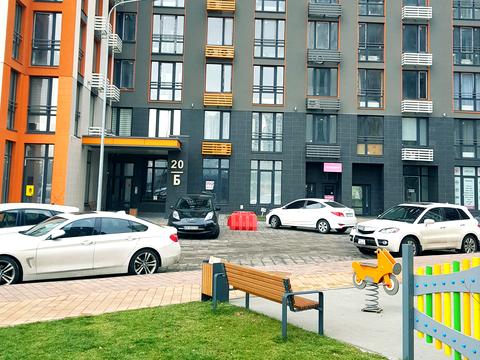 коммерческая по адресу Днепровская набережная ул., 20