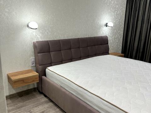 квартира за адресою Олександра Олеся вул., 10