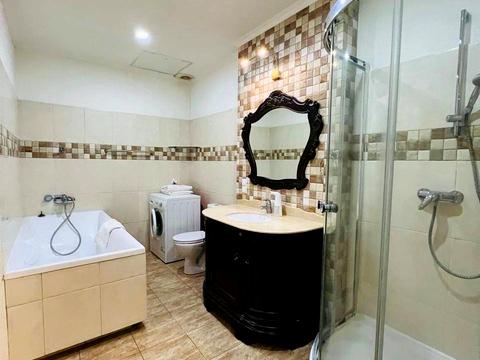 квартира за адресою Богдана Хмельницького вул., 10