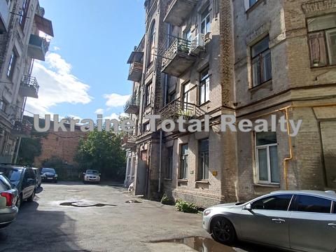 квартира за адресою Набережно-Хрещатицька вул., 7-Б