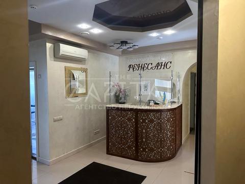 комерційна за адресою Бульварно-Кудрявська вул. (Воровського), 9-Б