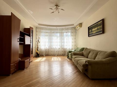 квартира за адресою Саперно-Слобідська вул., 8