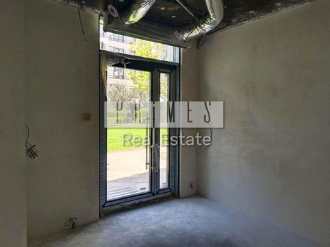 комерційна за адресою Салютна вул., 2-Б