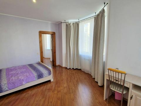 квартира за адресою Дніпровська набережна вул., 25