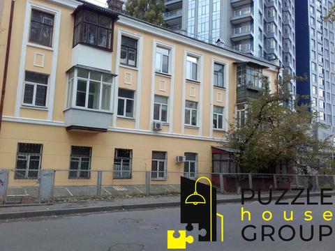 комерційна за адресою Джона Маккейна вул. (Івана Кудрі), 9