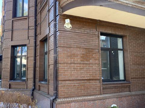 комерційна за адресою Соборна вул., 8