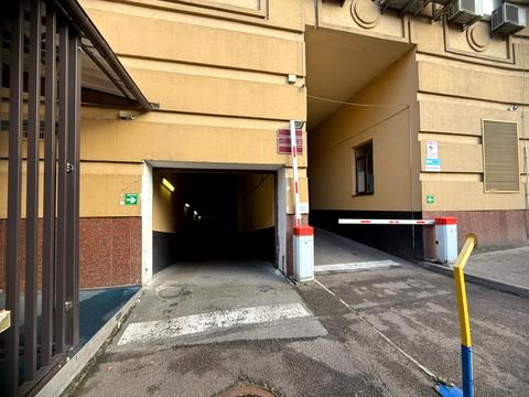 паркомісце за адресою Полтавська вул., 10