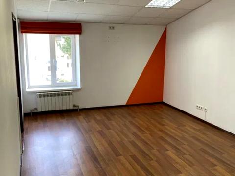 комерційна за адресою Межигірська вул., 87-А