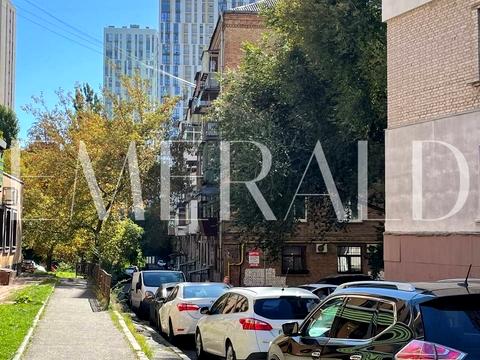 комерційна за адресою Шовкуненка вул., 4