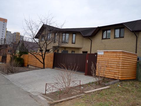 будинок за адресою Клима Чурюмова вул. (Яснополянська), 18/25