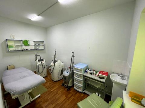 комерційна за адресою Левка Лук'яненка вул. (Василя Жуковського), 1