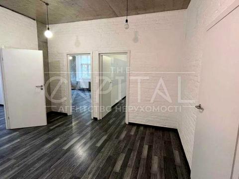 комерційна за адресою Воздвиженська вул., 45