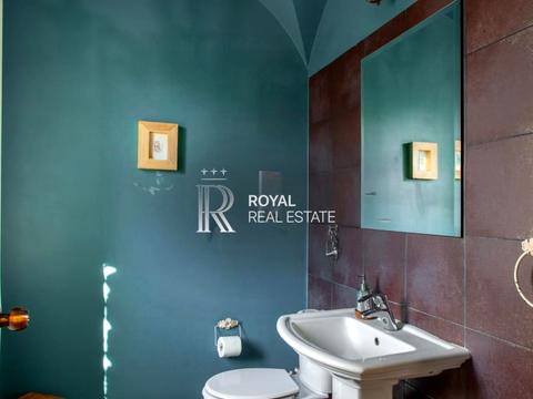 будинок за адресою Квітнева