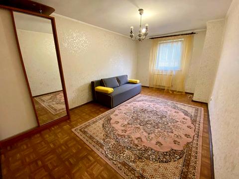 будинок за адресою Скарбова вул. (Сергія Єсеніна)