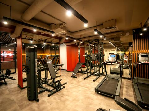 комерційна за адресою Саксаганського вул., 53/80