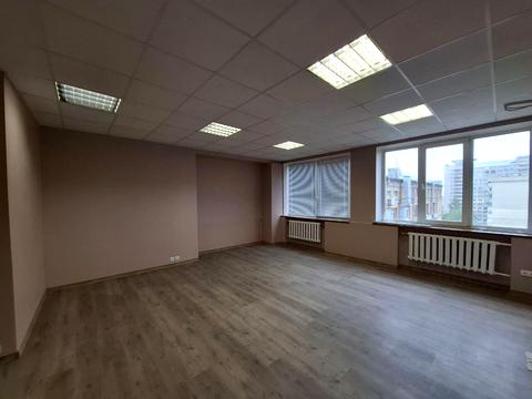 комерційна за адресою Лесі Українки бульв., 34