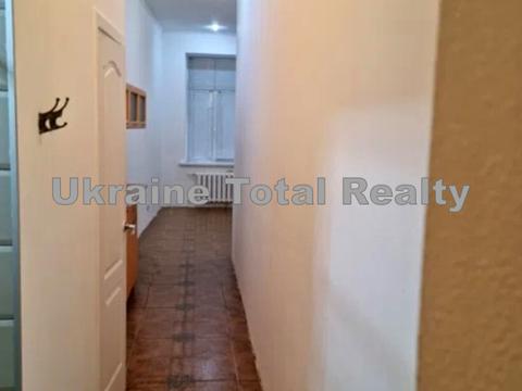 квартира за адресою Набережно-Хрещатицька вул., 7-Б
