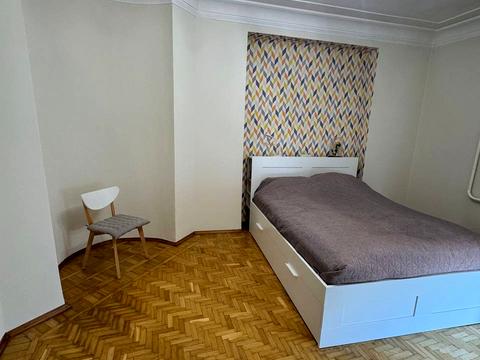 квартира за адресою Донця-Захаржевського вул., 5