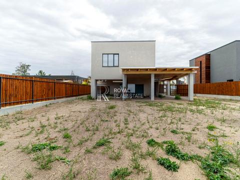 дом по адресу Тепла