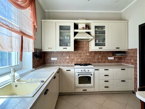 будинок за адресою Богатирська вул., 30б