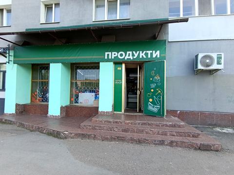 комерційна за адресою вул. Набережна, 14