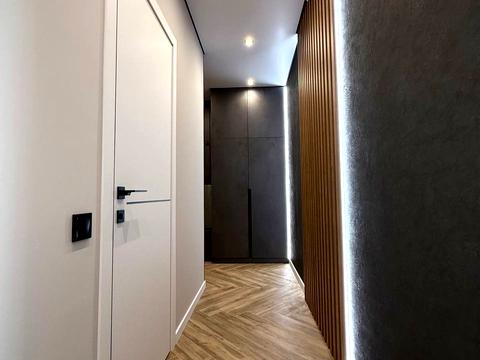 квартира за адресою Космічна вул., 5