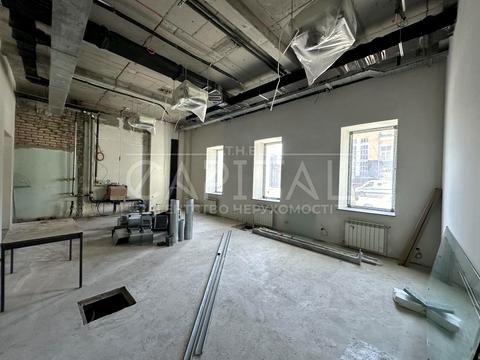 комерційна за адресою Жилянська вул., 14б