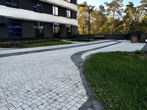 комерційна за адресою Воскресенська вул., 2-В