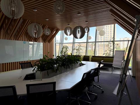 комерційна за адресою Сім'ї Прахових вул. (Гайдара), 50