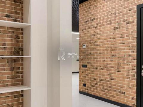 комерційна за адресою Івана Франка вул., 1