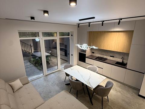 дом по адресу Сімʼї Шкарівських ул.