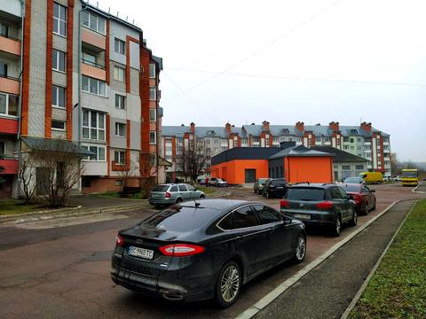 комерційна за адресою Євгена Коновальця вул., 15А