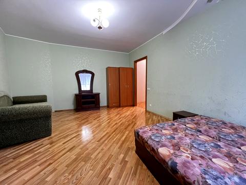 квартира за адресою Зодчих вул., 34