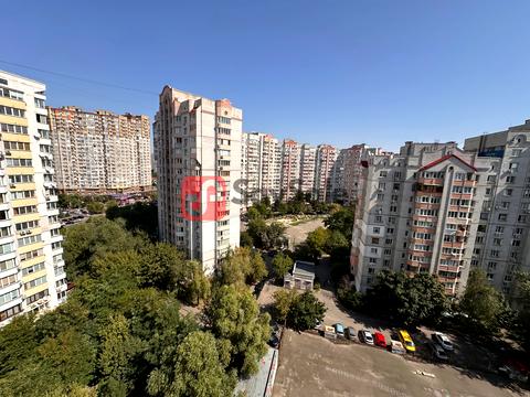 квартира за адресою Анни Ахматової вул., 35-Б