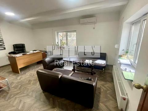 коммерческая по адресу Науки просп., 33А