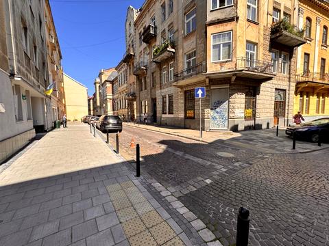 коммерческая по адресу Вороного ул., 9