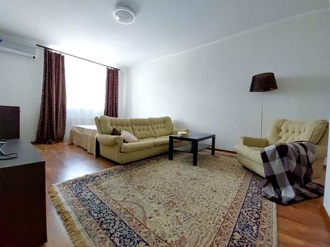 квартира за адресою Сім'ї Кульженків вул. (Петра Дегтяренка), 33