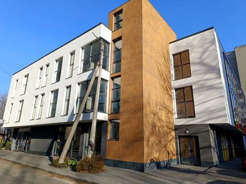 комерційна за адресою Вовчинецька вул., 185Б