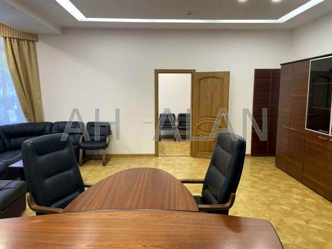 коммерческая по адресу Михаила Грушевского ул., 34/1