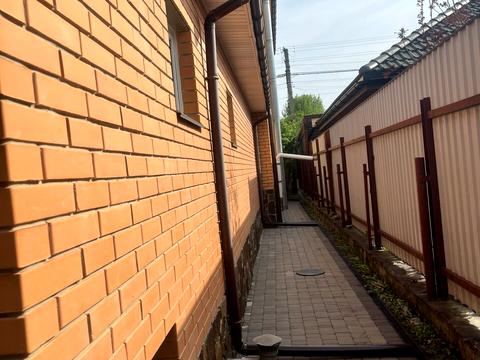 будинок за адресою Лаврова