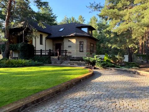 будинок за адресою Кленова