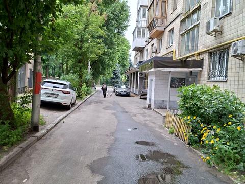квартира за адресою Лаврська вул. (Січневого Повстання), 4