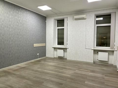 комерційна за адресою Адміральський просп., 38