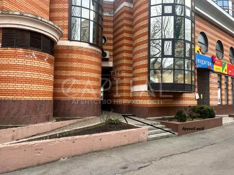 комерційна за адресою Старонаводницька вул., 4-В