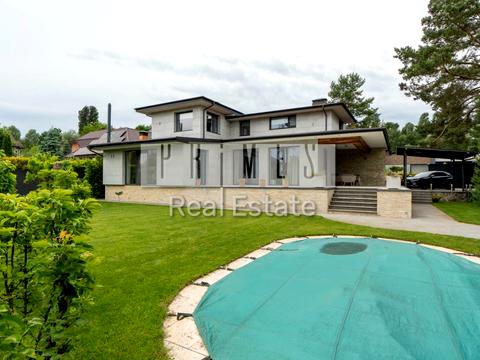 будинок за адресою Молодіжна вул.