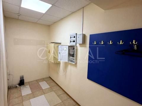 комерційна за адресою Раїси Окіпної вул., 7