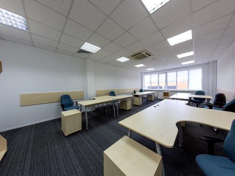 комерційна за адресою Польова вул., 24д