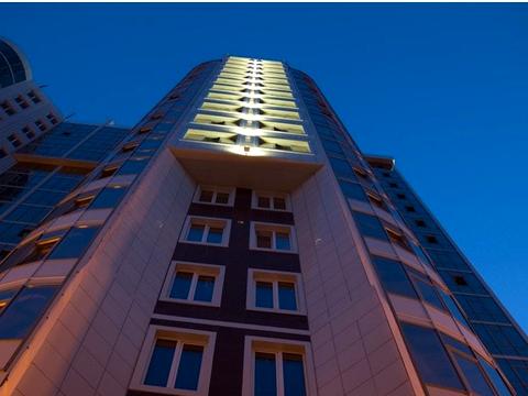 комерційна за адресою Добровольців вул. (Маршала Говорова), 18